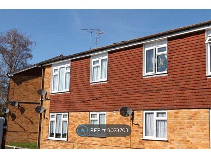 1 Bedroom Flat To Rent In Crisfield Court, St. Michaels, Tenterden, TN30