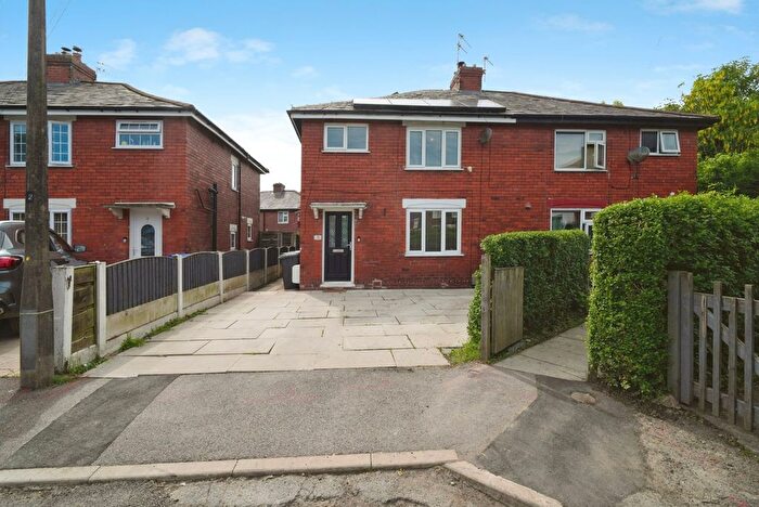 3 Bedroom Semi-Detached House For Sale In Clyde Terrace, Radcliffe, Manchester, Greater Manchester, M26
