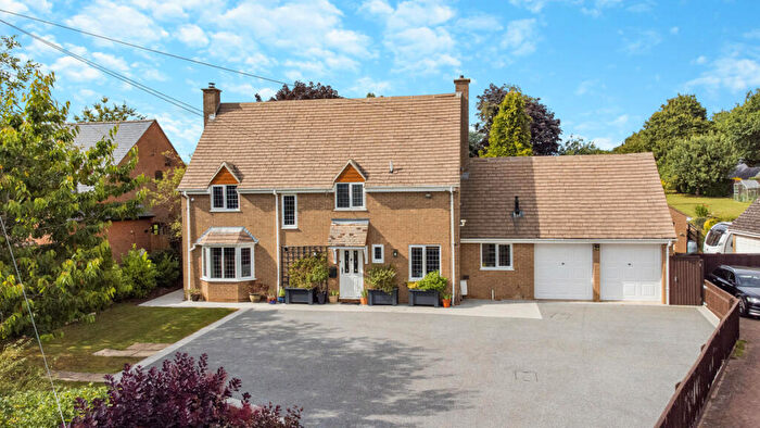 4 Bedroom Detached House For Sale In Fulwell Road Finmere Buckingham, Buckinghamshire, MK18