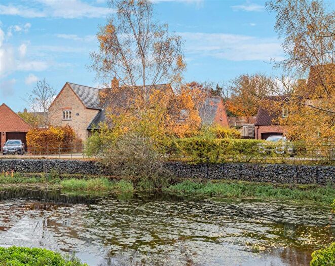 5 Bedroom Detached House For Sale In Oak View, Potterspury, NN12