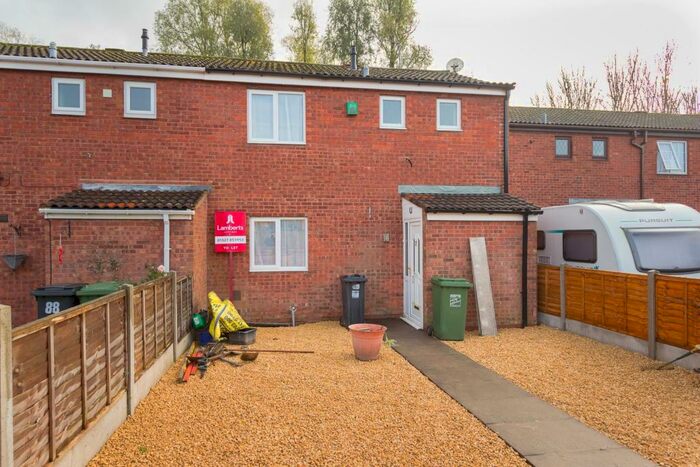3 Bedroom Property To Rent In Loxley Close, Redditch, B98