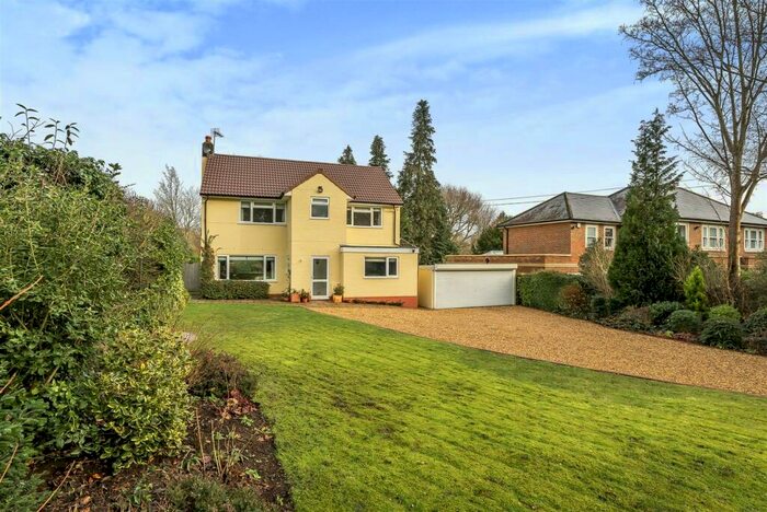 4 Bedroom Detached House For Sale In Guildford Road, East Horsley, KT24