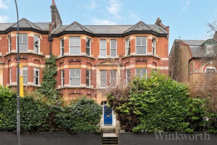 4 Bedroom Flat To Rent In Fairlawn Mansions, New Cross, London, SE14