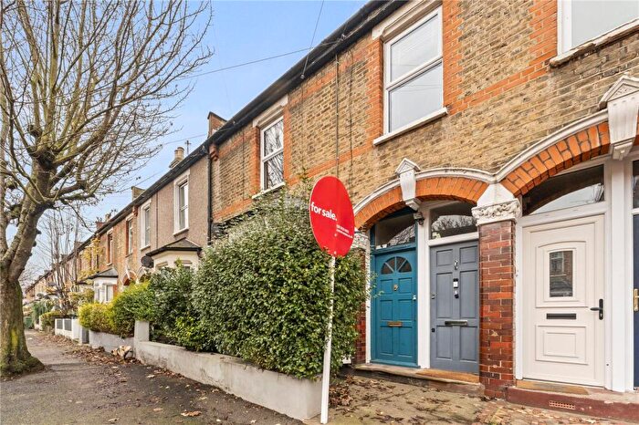 2 Bedroom Flat For Sale In Brighton Avenue, Walthamstow, London, E17