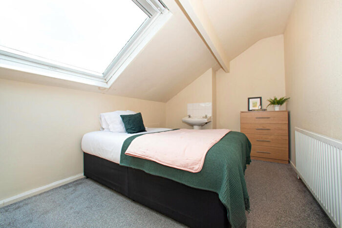 6 Bedroom Property To Rent In Chestnut Avenue, Hyde Park, Leeds, LS6