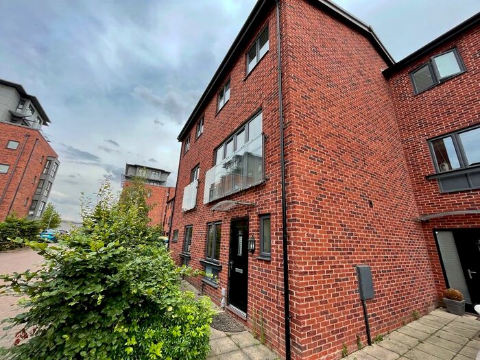 4 Bedroom House To Rent In Cable Place Hunslet, LS10