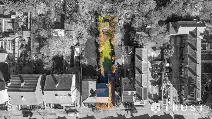 2 Bedroom Semi Detached House For Sale In Walker Street, Earlsheaton, WF12