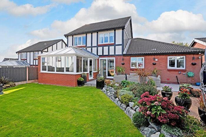 4 Bedroom Detached House For Sale In Meadow Gate Close, Sothall, Sheffield, S20