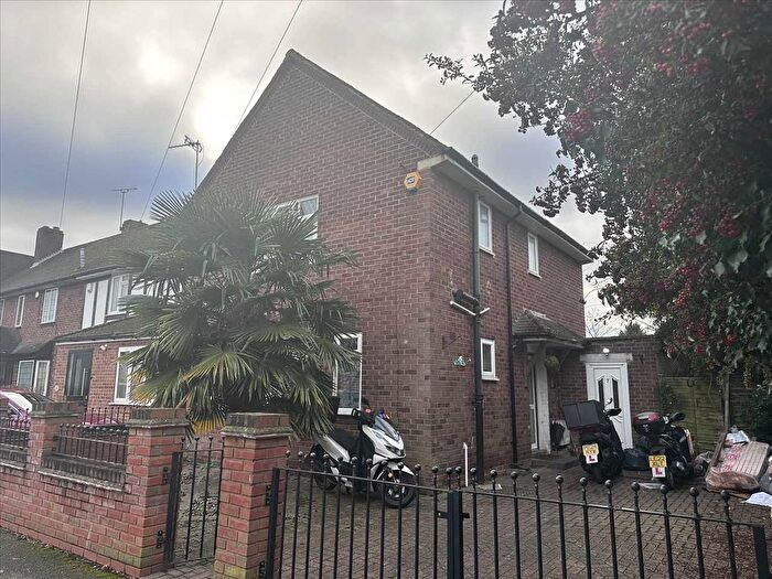 4 Bedroom Semi Detached House To Rent In White Butts Road, Ruislip, HA4