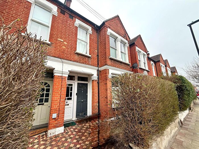 1 Bedroom Flat For Sale In Briscoe Road, Colliers Wood, SW19