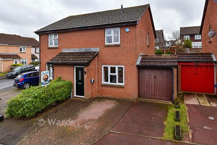3 Bedroom Semi Detached House For Sale In Redsells Close, Downswood, Maidstone, Kent, ME15