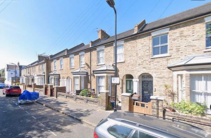5 Bedroom Property To Rent In Fassett Square, London, E8