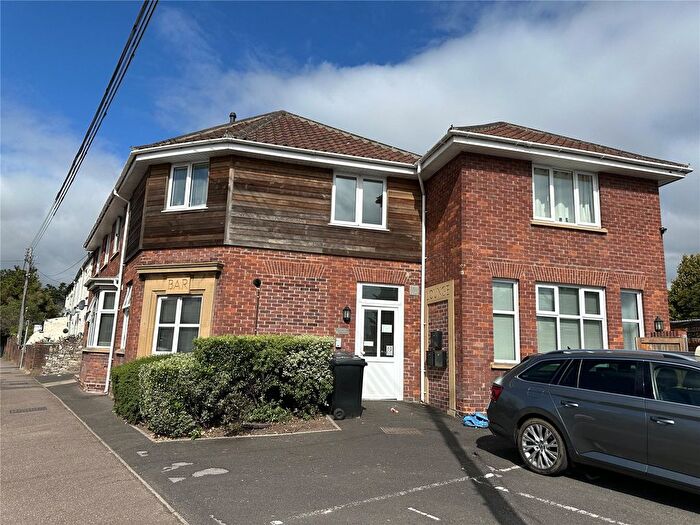 3 Bedroom Flat To Rent In Wellington New Road, Taunton, Somerset, TA1