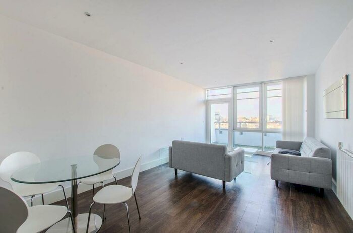 1 Bedroom Flat To Rent In Victory Parade, Woolwich, London, SE18