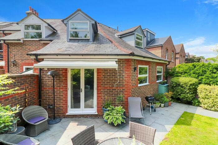 3 Bedroom Semi Detached House For Sale In Ladysmith Road, St Albans, AL3