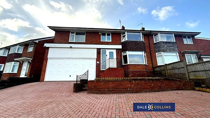 4 Bedroom Semi-Detached House For Sale In Hollies Drive, Meir Heath, ST3