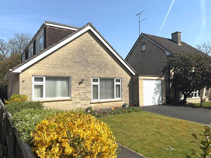 3 Bedroom Detached Bungalow For Sale In Brookwell Close, Chippenham, SN15