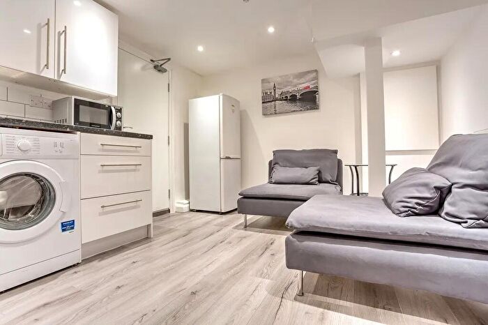 2 Bedroom Flat To Rent In Newington Butts, London, SE11