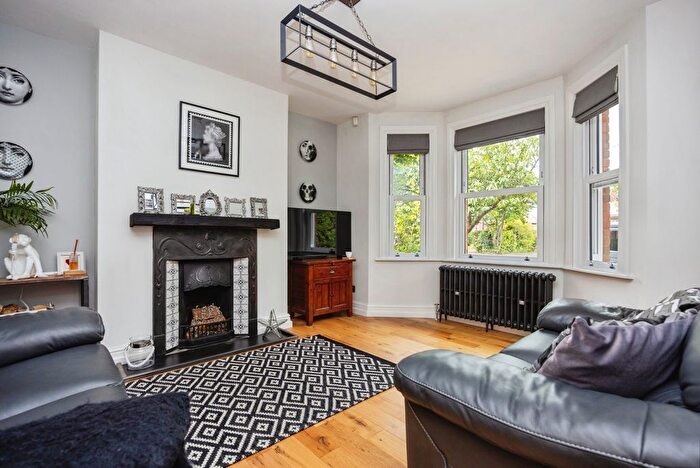 5 Bedroom Semi-Detached House For Sale In St. Johns Road, Farnham, Surrey, GU9