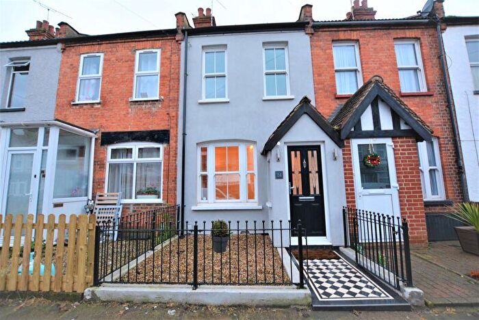 2 Bedroom Terraced House To Rent In Station Avenue, Southend-On-Sea, SS2