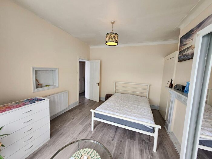 2 Bedroom Flat To Rent In Coventry Road, Ilford, IG1