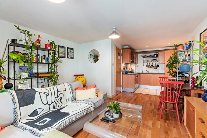 1 Bedroom Flat To Rent In Hardwicks Square, London, SW18