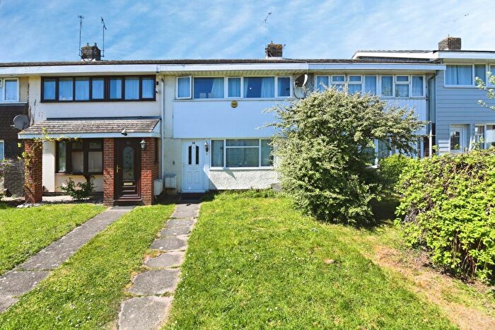 3 Bedroom Terraced House For Sale In Woolmer Green, Basildon, Essex, SS15