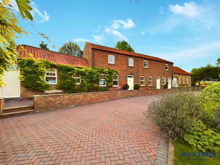 4 Bedroom Barn Conversion For Sale In Beverley Lane, Sancton, York, YO43