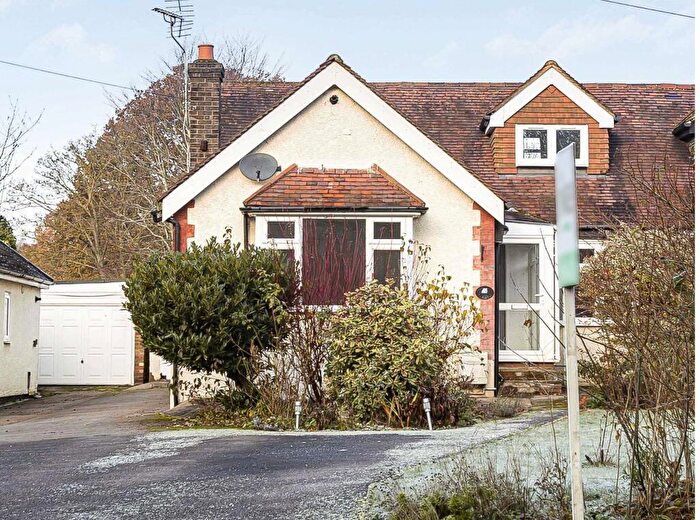 4 Bedroom Semi-Detached Bungalow To Rent In Dixons Hill Close, Welham Green, AL9