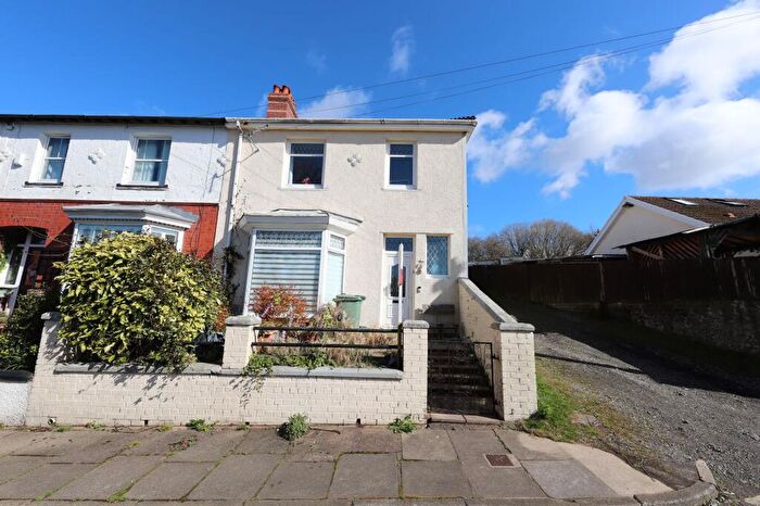 3 Bedroom End Of Terrace House For Sale In Hurst Grove, Aberdare, CF44