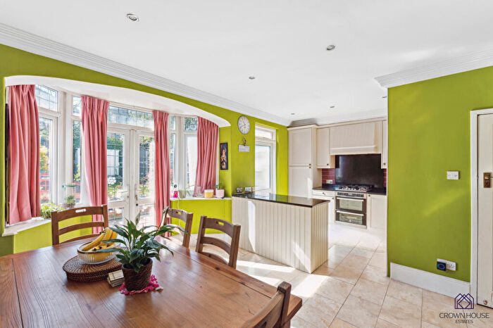 4 Bedroom Semi-Detached House To Rent In Thurlestone Avenue, London, N12
