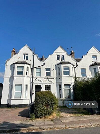 2 Bedroom Flat To Rent In Sunningfields Crescent, London, NW4