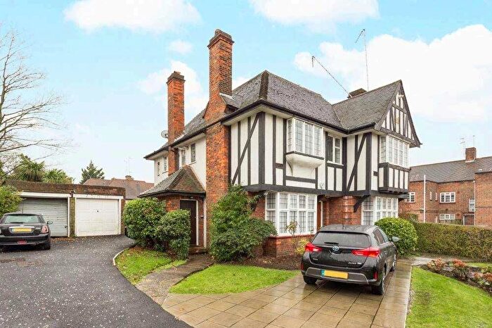 1 Bedroom Flat To Rent In Ossulton Way, Hampstead Garden Suburb, N2