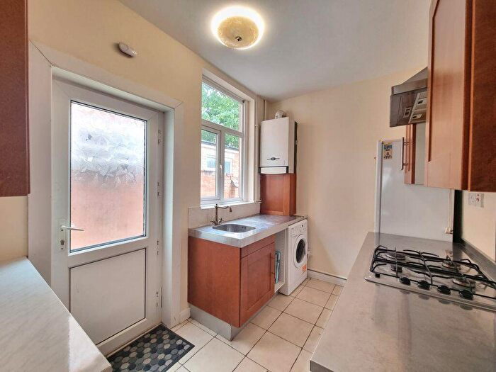 3 Bedroom Terraced House To Rent In Hartopp Road, Leicester, LE2