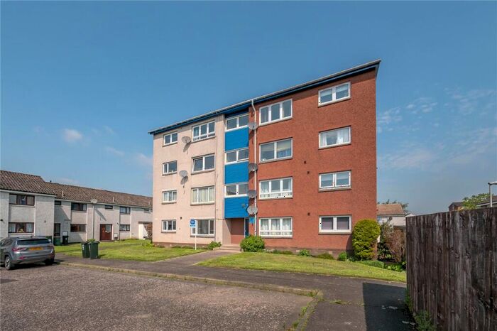 2 Bedroom Flat To Rent In Uist Place, Perth, PH1