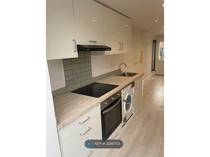 Studio To Rent In Ticonderoga Gardens, Southampton, SO19