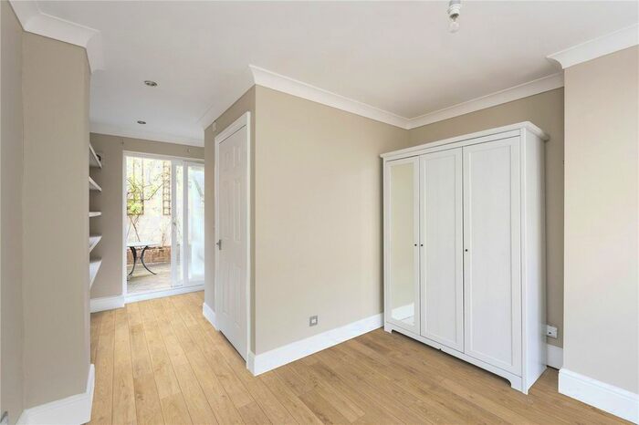 1 Bedroom Flat To Rent In Robert Burns Mews, London, SE24