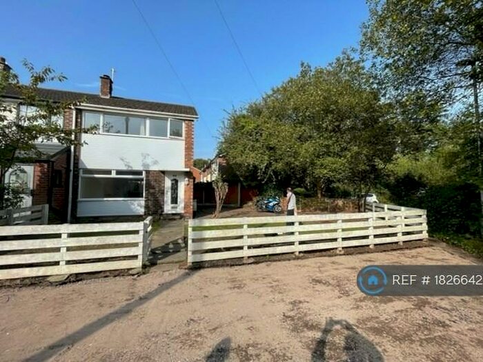 3 Bedroom Semi-Detached House To Rent In Frances Place, Atherton, Manchester, M46