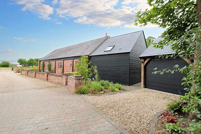 3 Bedroom Barn Conversion For Sale In South Hykeham Road, Aubourn, LN5