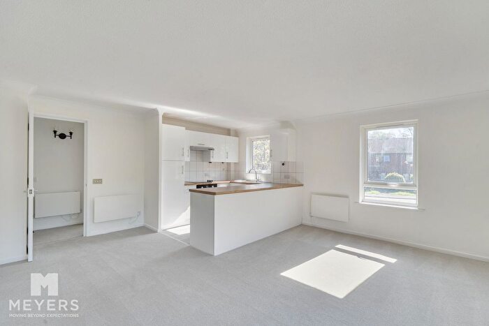 1 Bedroom Flat For Sale In Allenview Road, Wimborne, BH21