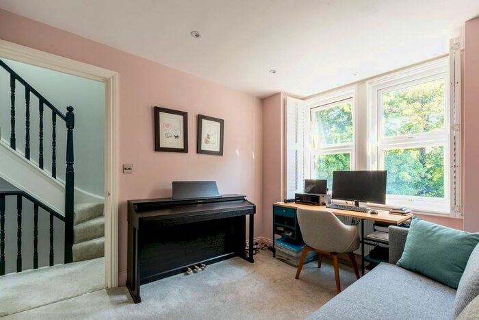 4 Bedroom Terraced House To Rent In Wandle Bank, Wimbledon, London, SW19