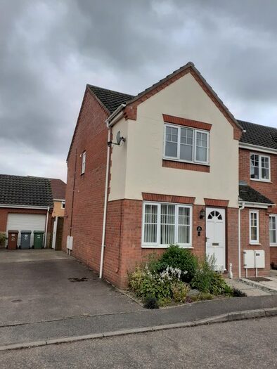 2 Bedroom Semi-Detached House To Rent In Walsingham Drive, Norwich, NR8