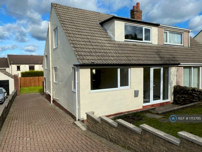 3 Bedroom Bungalow To Rent In Prospect Mount, Keighley, BD22