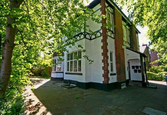 3 Bedroom Flat To Rent In Malvern Grove, West Didsbury, Manchester., M20
