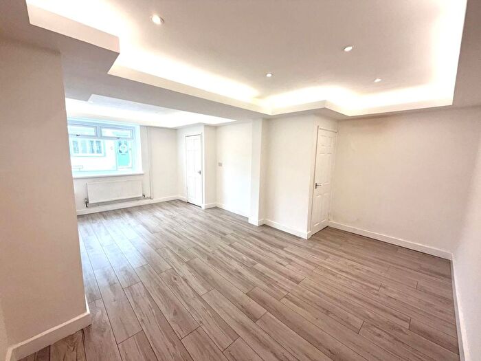 2 Bedroom End Of Terrace House To Rent In Daniel Street, Aberdare, CF44