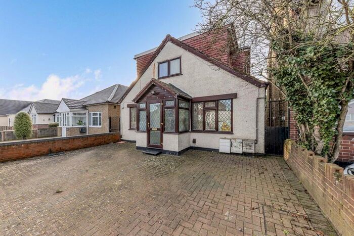 5 Bedroom Bungalow To Rent In Conway Road, Hounslow, TW4