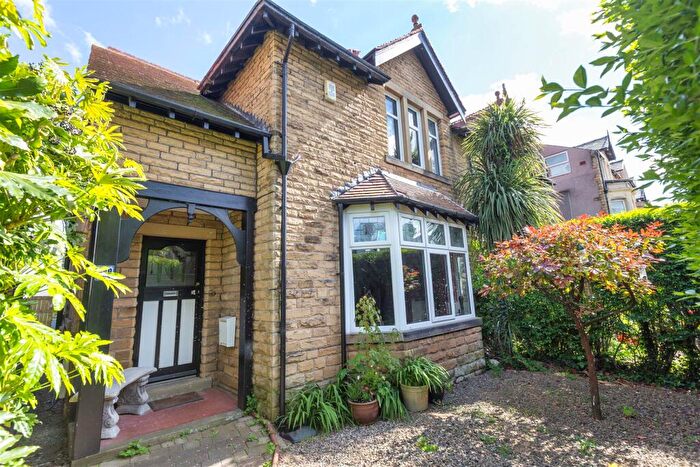 4 Bedroom Semi Detached House For Sale In Chatsworth Road, Morecambe, LA3