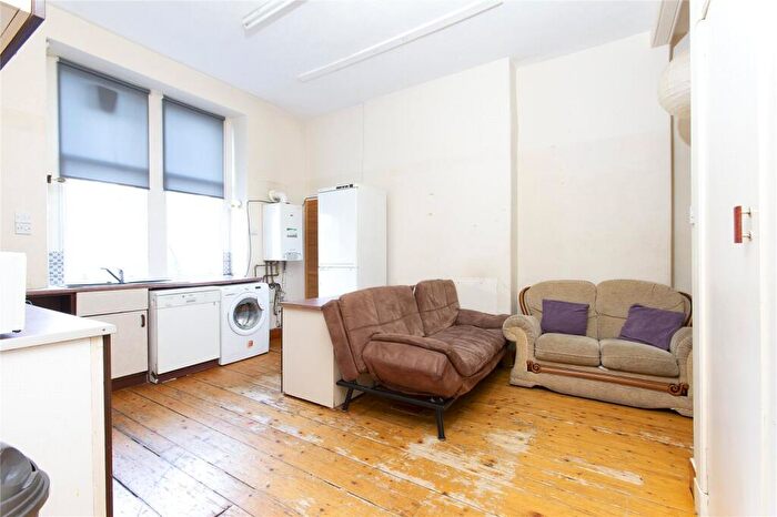 3 Bedroom Terraced House To Rent In Maxwell Street, Edinburgh, EH10