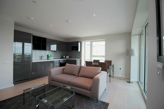 2 Bedroom Flat To Rent In Cassia Point, Glasshouse Gardens, Stratford, E20
