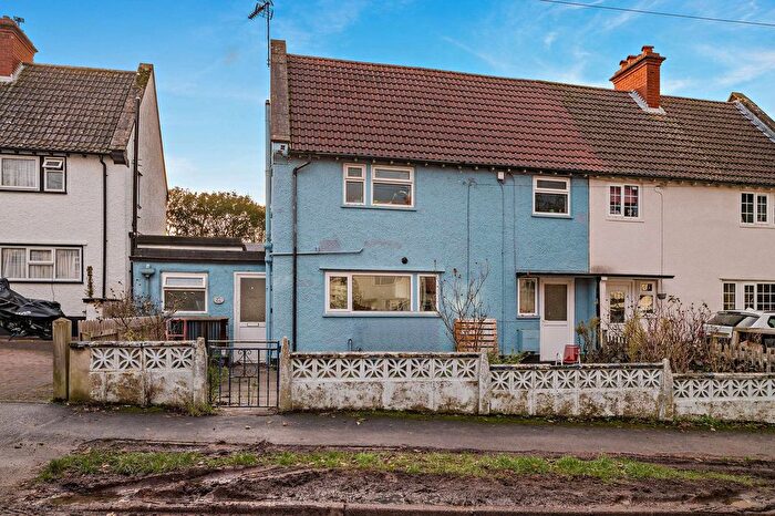 3 Bedroom Semi-Detached House For Sale In Goldney Avenue, Warmley, Bristol, BS30